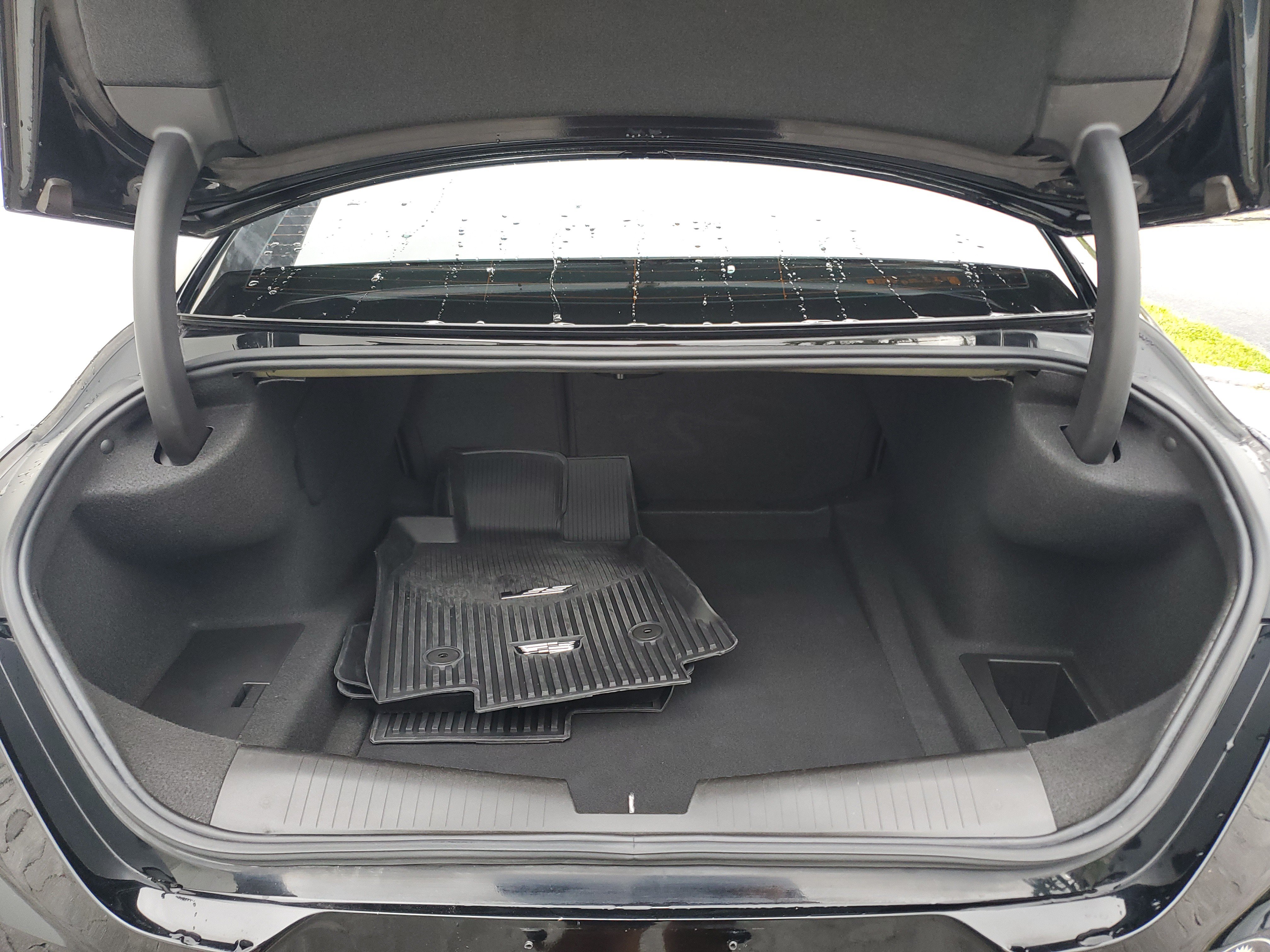Used 2022 Cadillac CT4 V w/ Climate Package RWD image 10