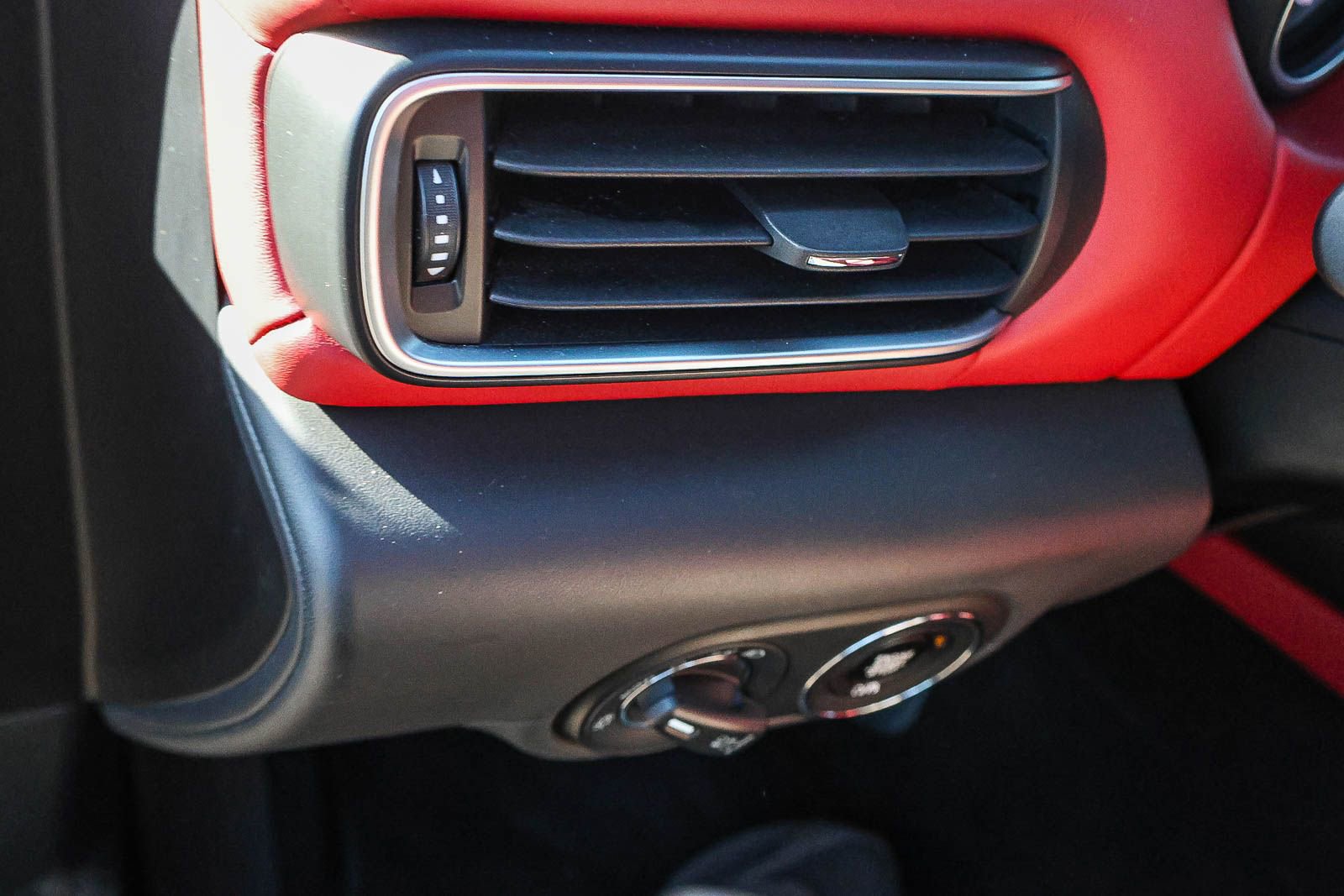 Used 2020 Maserati Levante S GranLusso AWD/4WD image 29