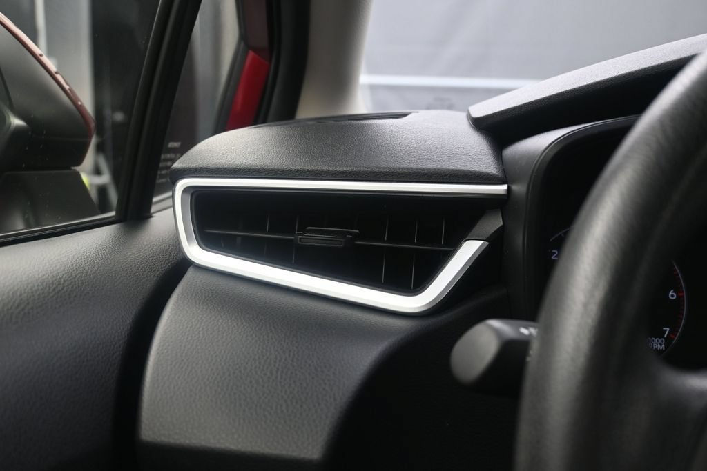 Used 2025 Toyota Corolla LE FWD image 20