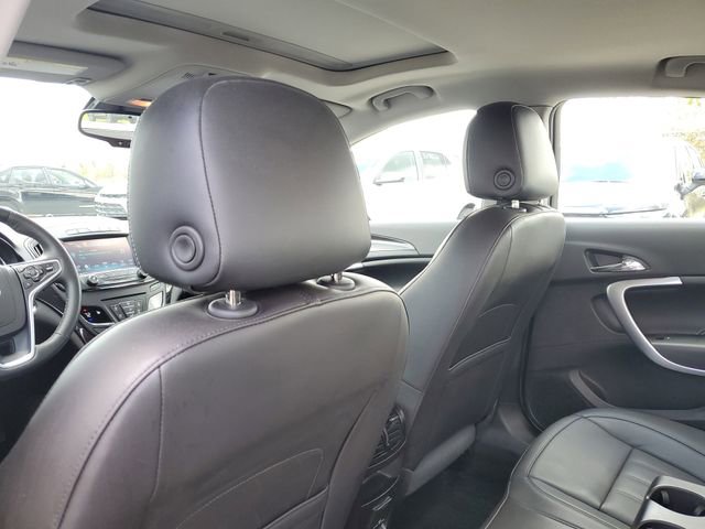 Used 2016 Buick Regal Premium FWD image 28