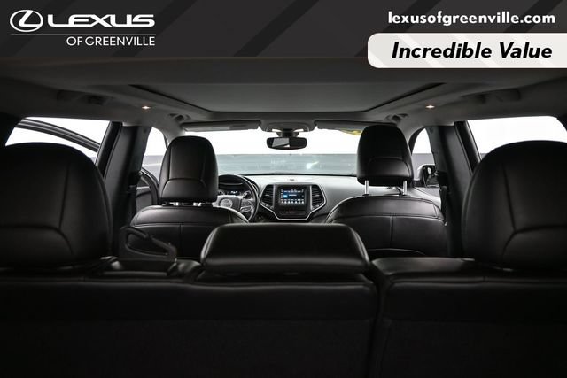 Used 2019 Jeep Cherokee Latitude Plus w/ Comfort/Convenience Group FWD image 28