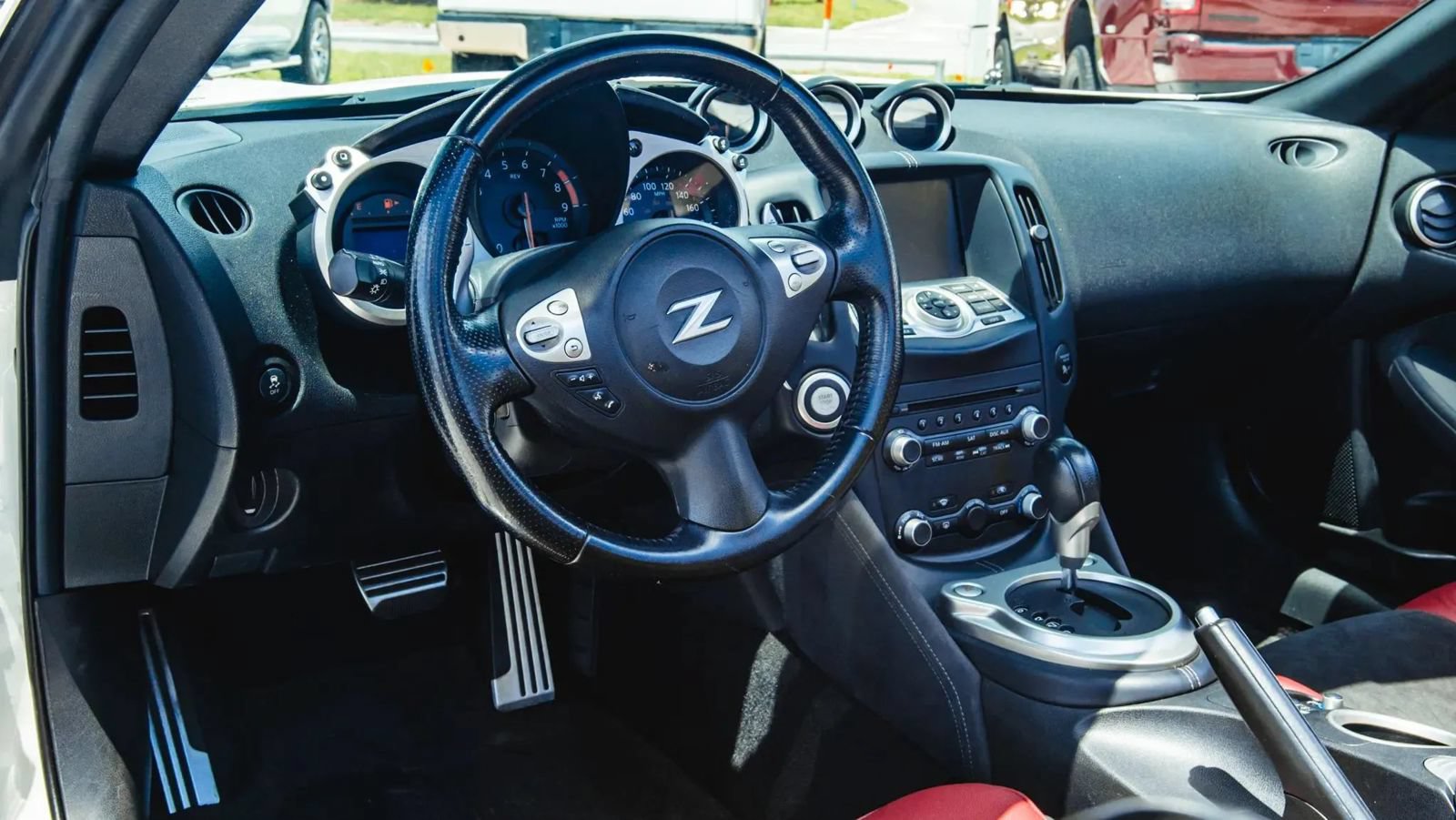 Used 2013 Nissan 370Z Touring w/ Sport Pkg RWD image 11
