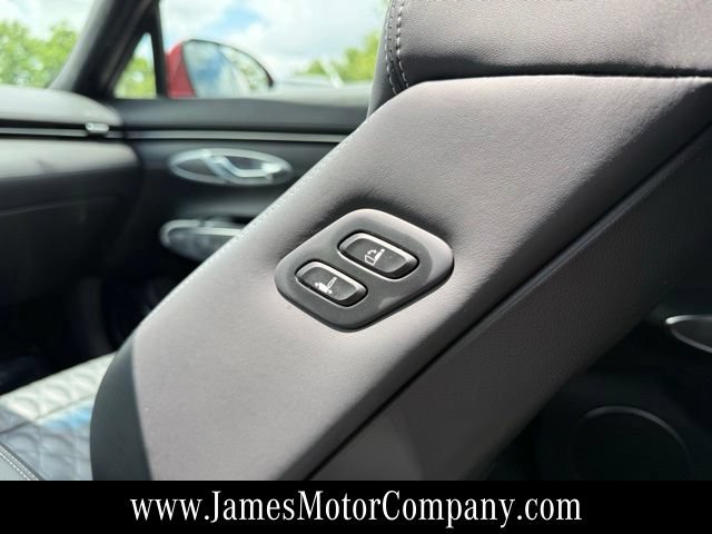 Used 2022 Genesis GV70 3.5T Sport w/ Sport Advanced Package AWD/4WD image 17