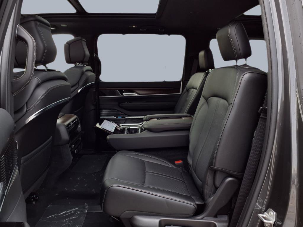 New 2025 Jeep Grand Wagoneer 4WD image 16