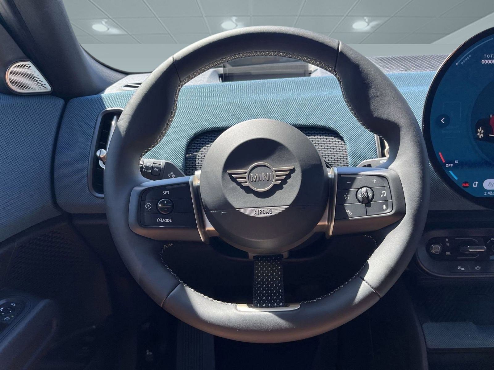 Used 2025 MINI Cooper Countryman S w/ Comfort Package Max image 16