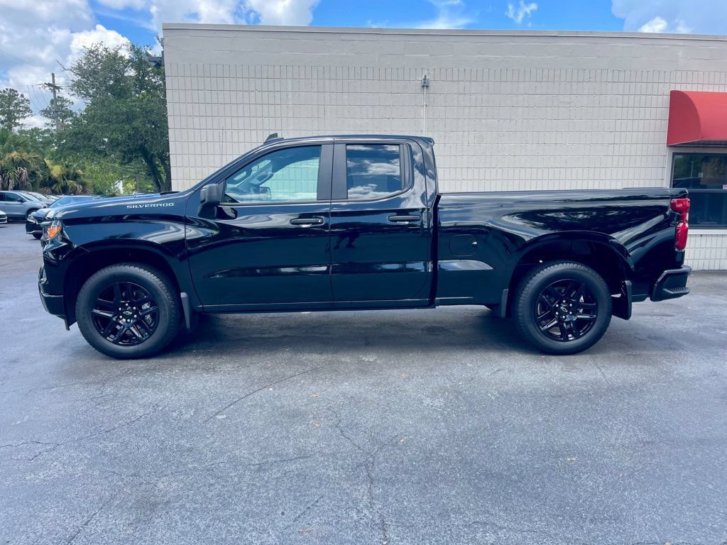 Used 2026 Chevrolet Silverado 1500 Custom RWD image 2