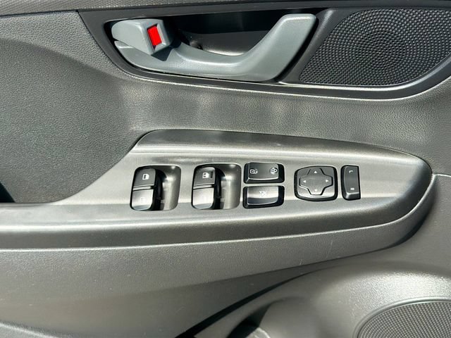 Used 2023 Hyundai Kona SE w/ Cargo Package FWD image 17