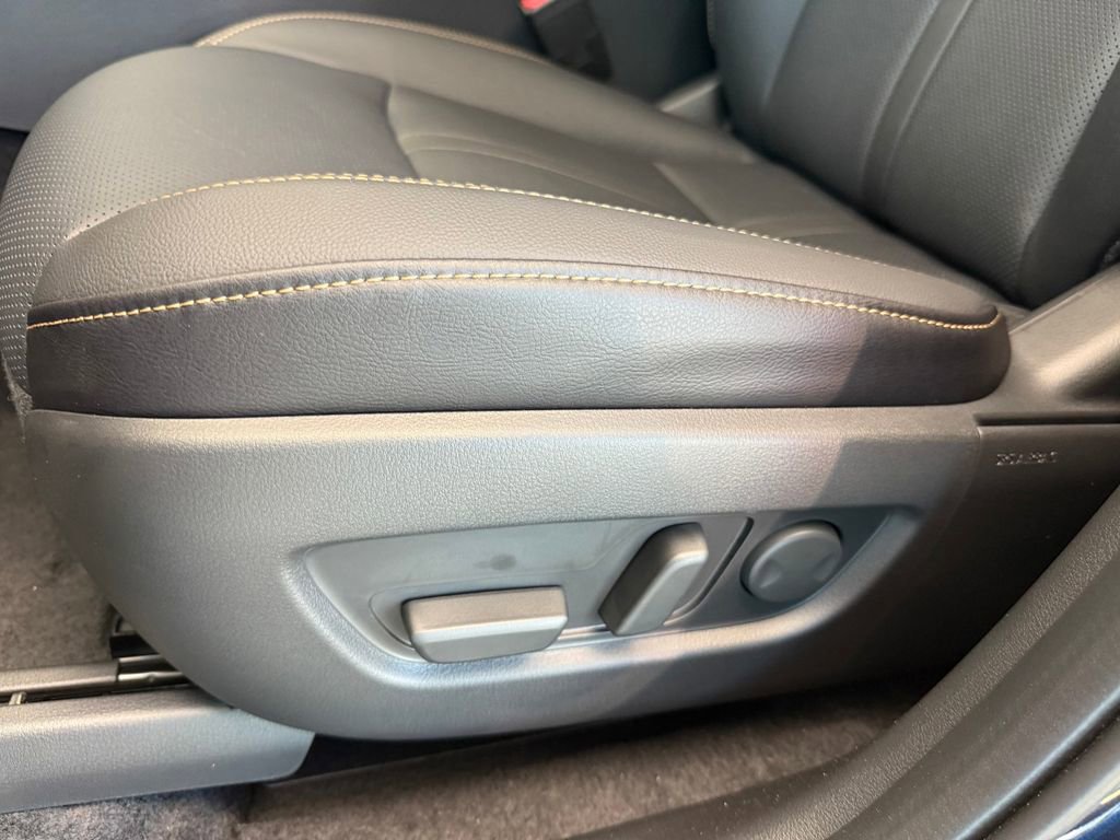 New 2025 MAZDA CX-90 Plug-In Hybrid w/ Preferred image 25