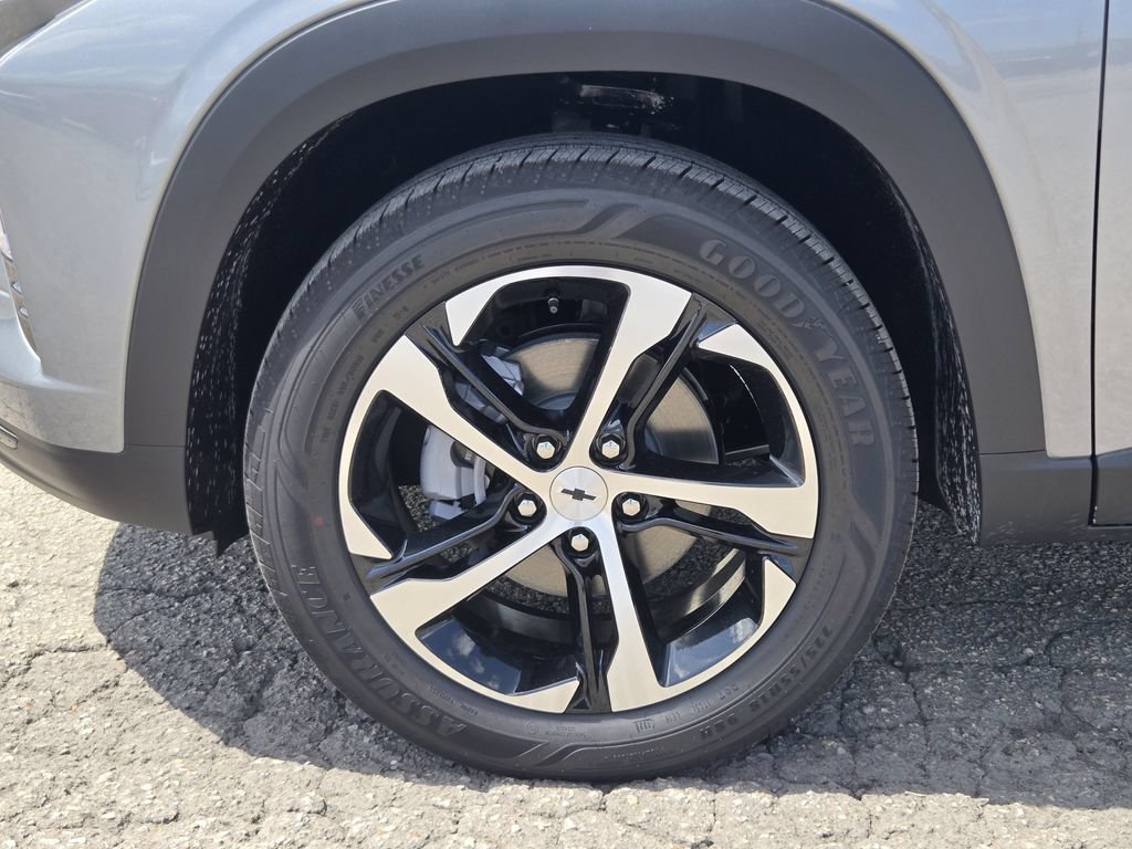 New 2026 Chevrolet Trax RS w/ Driver Confidence Package FWD image 14