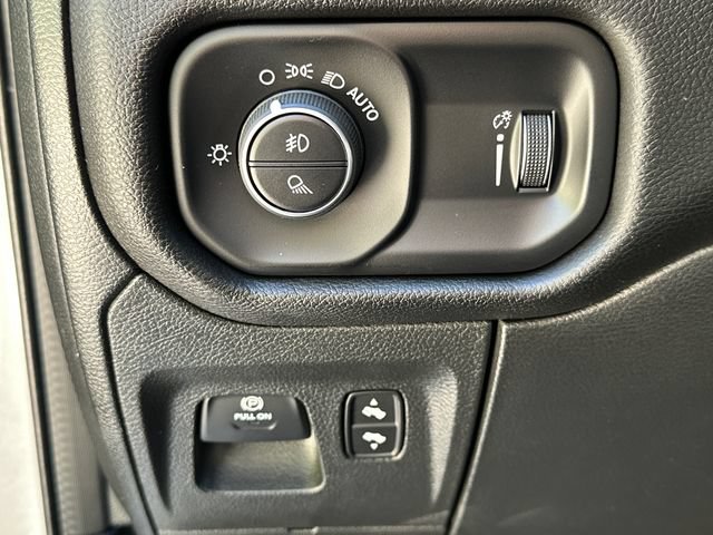 Used 2023 RAM 1500 Big Horn AWD/4WD image 24