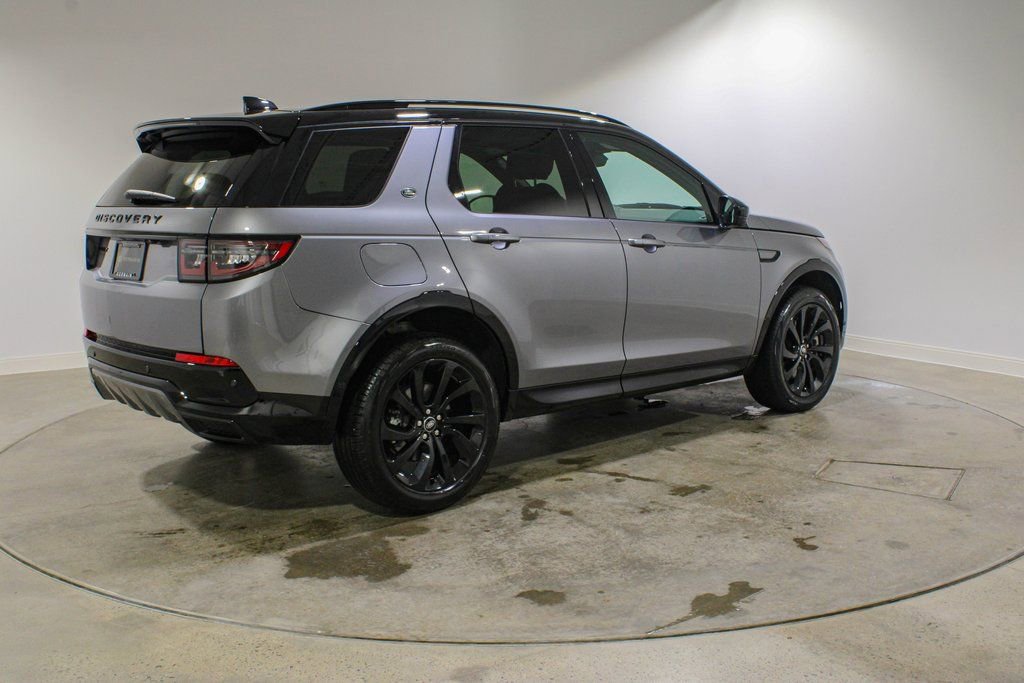 Used 2025 Land Rover Discovery Sport Dynamic SE image 5