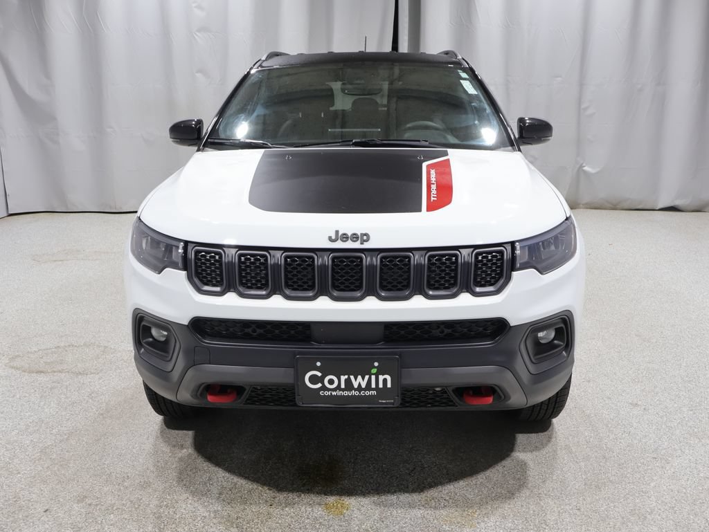 Used 2023 Jeep Compass Trailhawk w/ Trailhawk Convenience Group AWD/4WD image 9