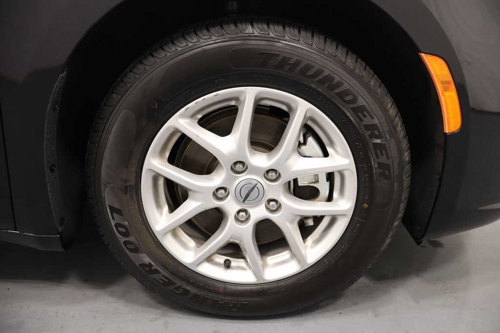 Used 2025 Chrysler Pacifica Select image 27