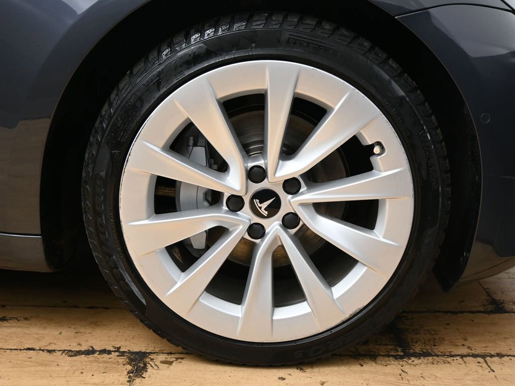 Used 2018 Tesla Model 3 Long Range image 13