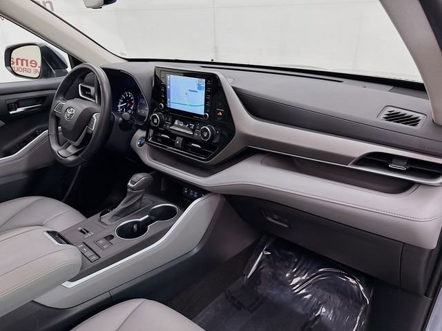 Used 2022 Toyota Highlander XLE image 31