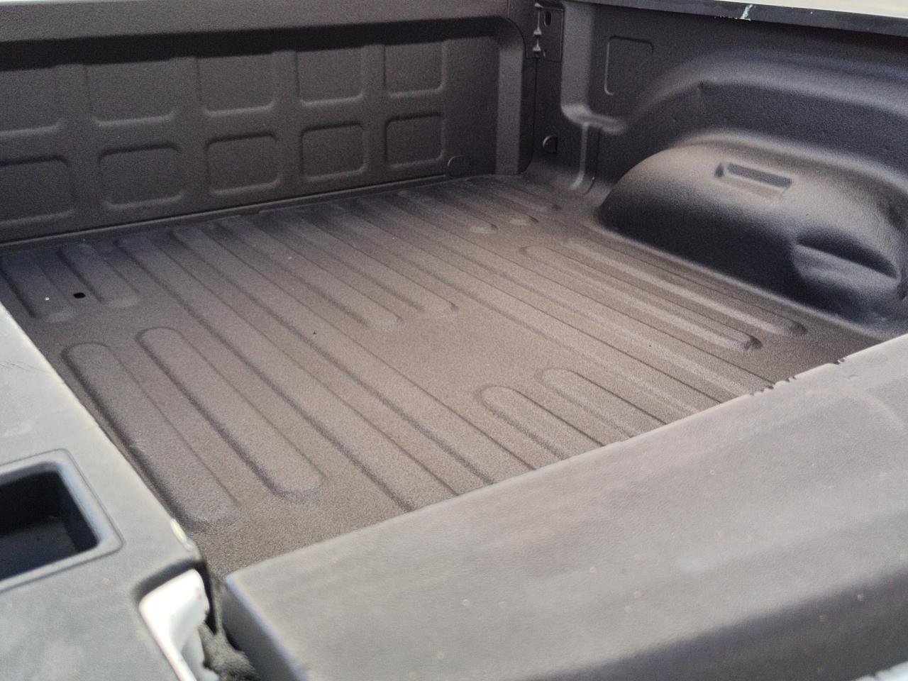 Used 2017 RAM 2500 SLT w/ Snow Chief Group image 6