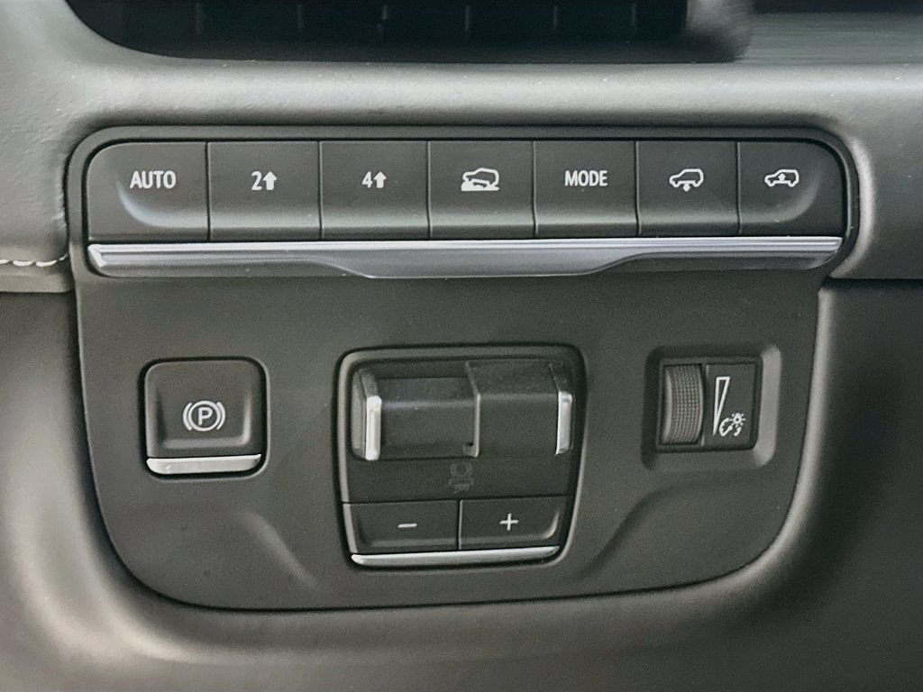 Used 2022 Cadillac Escalade Sport Platinum w/ LPO, ONYX Package AWD/4WD image 11