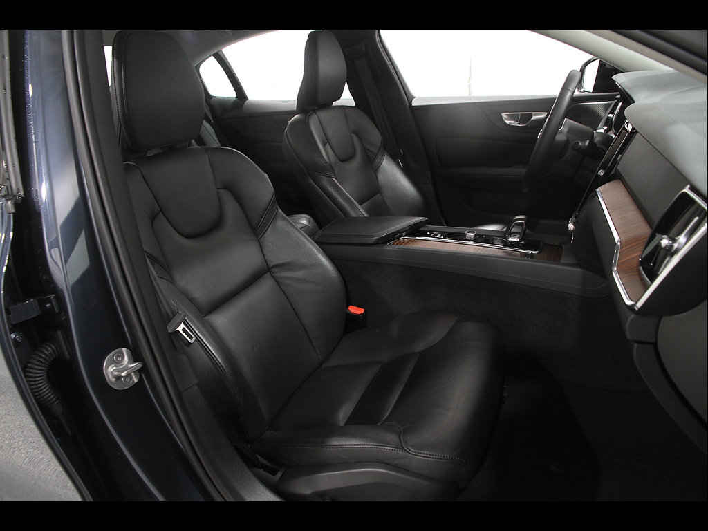 Used 2024 Volvo S60 B5 Plus FWD image 16