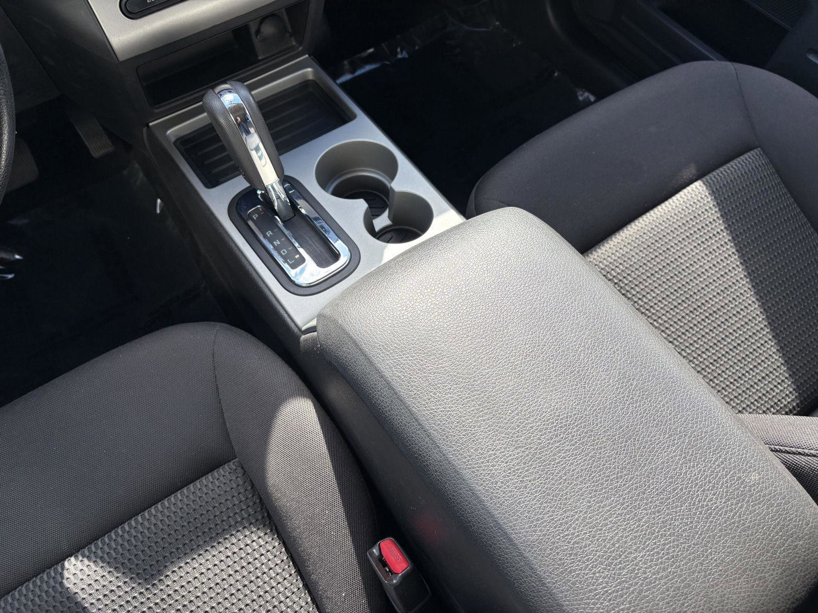 Used 2010 Ford Edge SE image 13