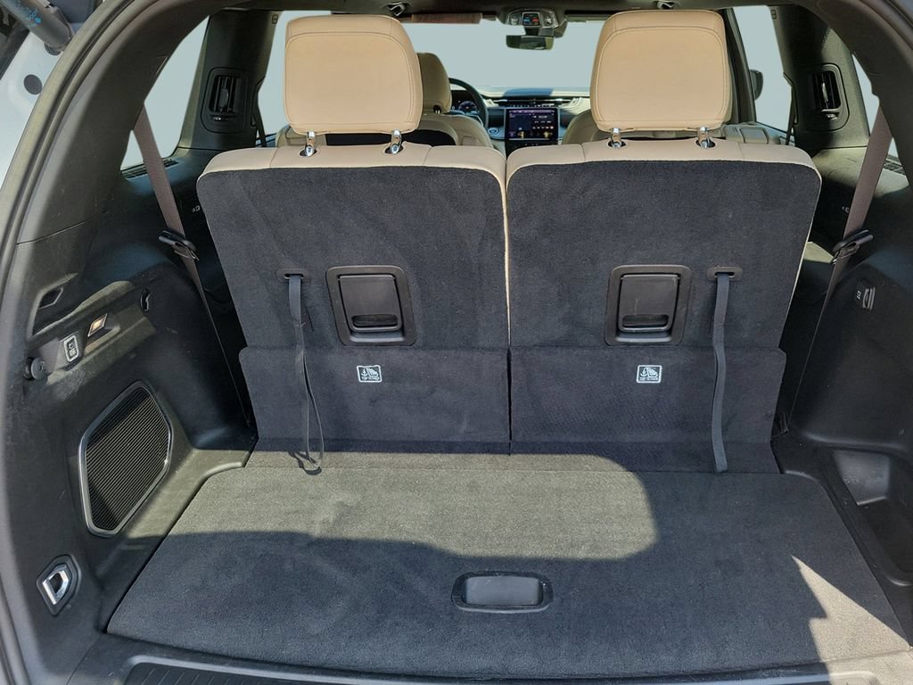 Used 2023 Jeep Grand Cherokee L Limited w/ Luxury Tech Group II RWD image 32