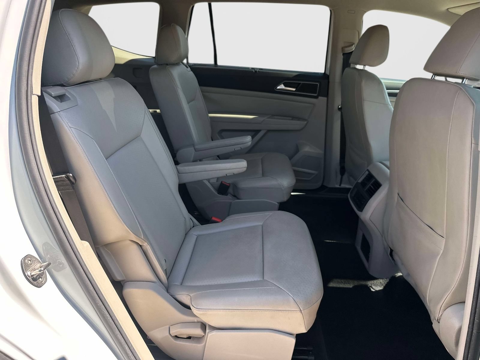 Used 2018 Volkswagen Atlas SE FWD image 11