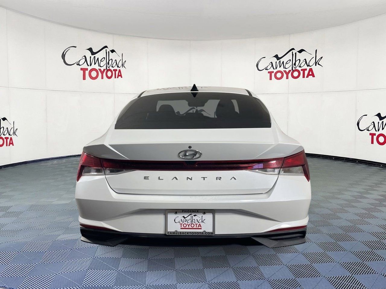 Used 2022 Hyundai Elantra SEL w/ Cargo Package FWD image 6