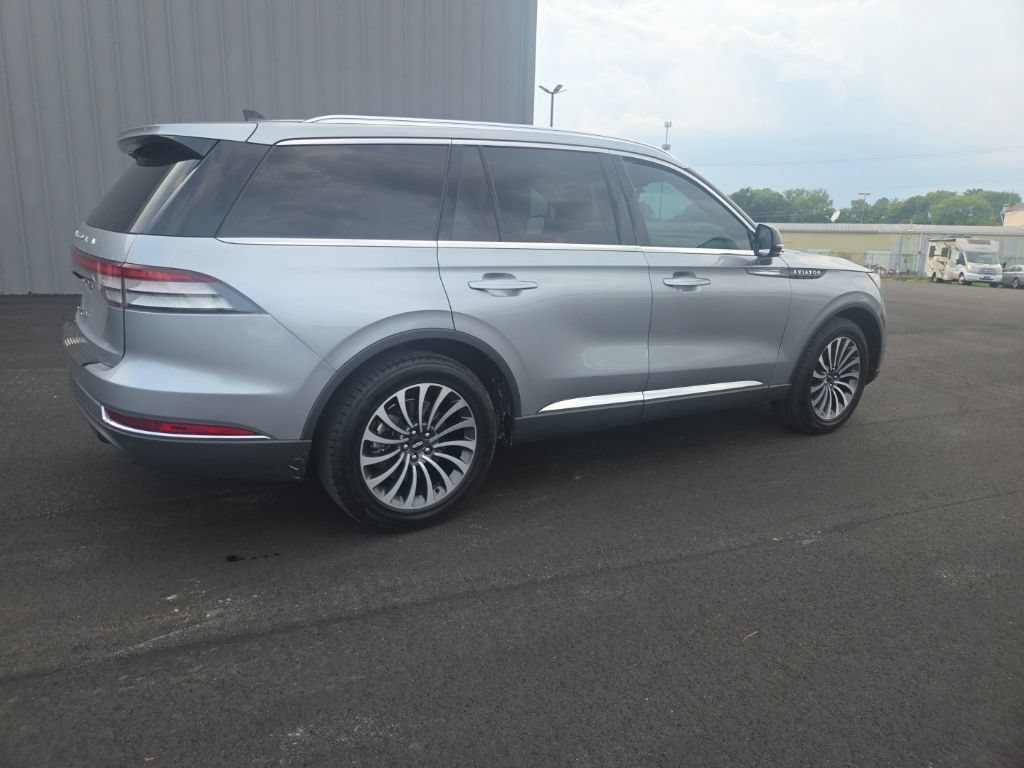 Used 2024 Lincoln Aviator 2WD w/ Premium Package image 10
