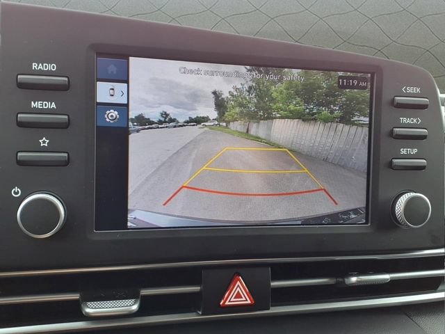 Used 2024 Hyundai Elantra SE FWD image 21