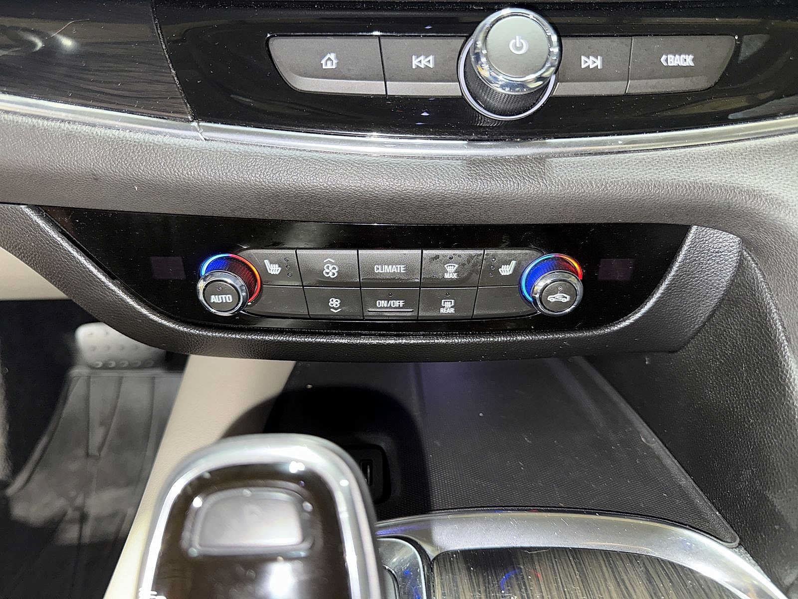 Used 2019 Buick Enclave Essence w/ Trailering Package, 5000 lbs. AWD/4WD image 23