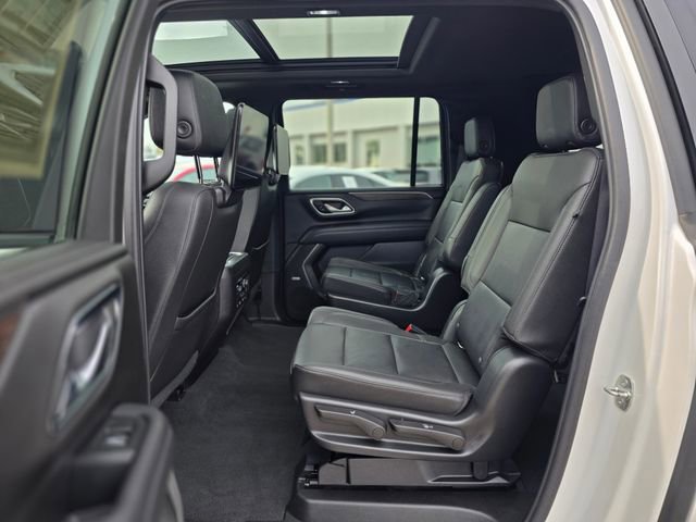 Used 2022 Chevrolet Suburban Z71 w/ Luxury Package AWD/4WD image 21