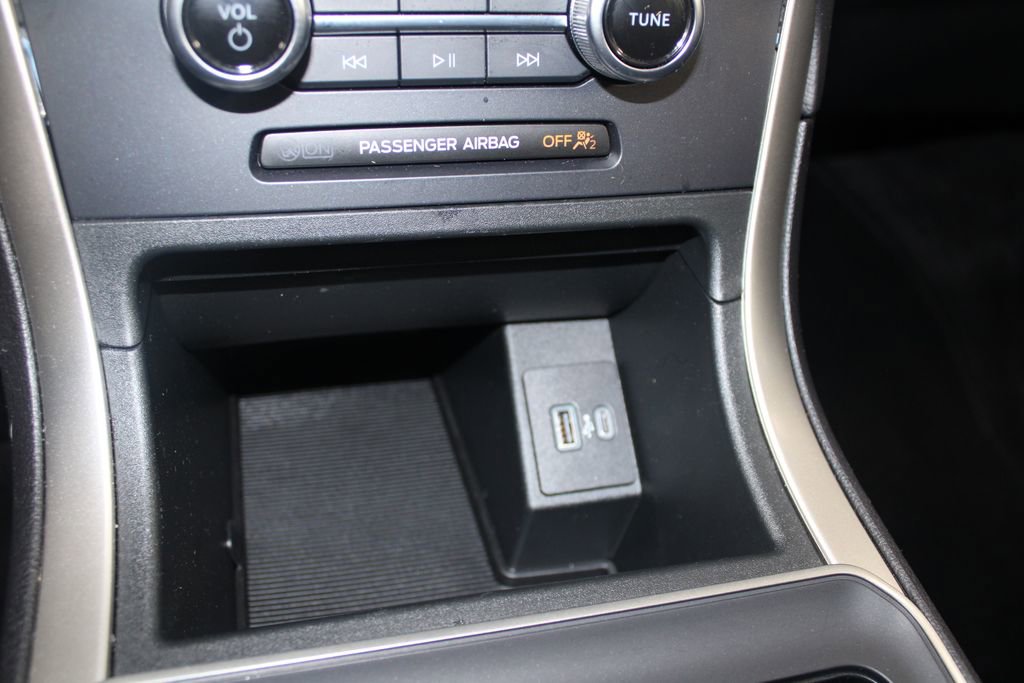 Used 2024 Ford Edge SE image 39