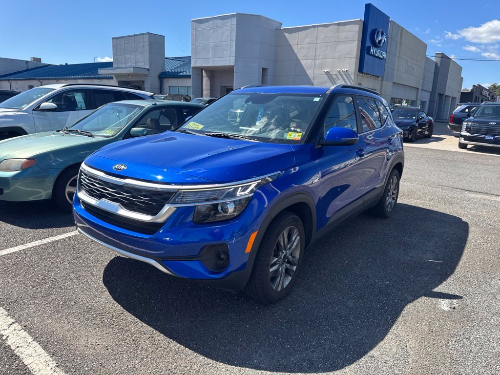 Used 2021 Kia Seltos S AWD/4WD image 2