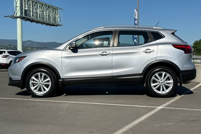 Used 2017 Nissan Rogue Sport SV image 7