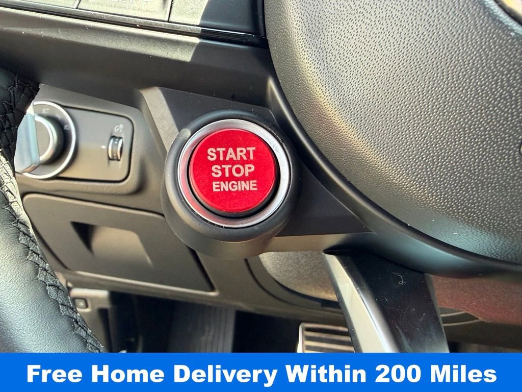 Used 2024 Alfa Romeo Giulia Veloce image 23