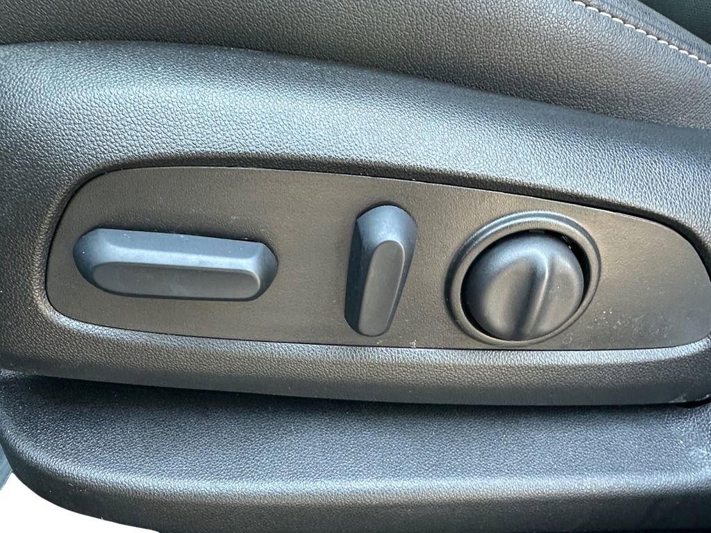 Used 2024 Chevrolet Blazer LT FWD image 10