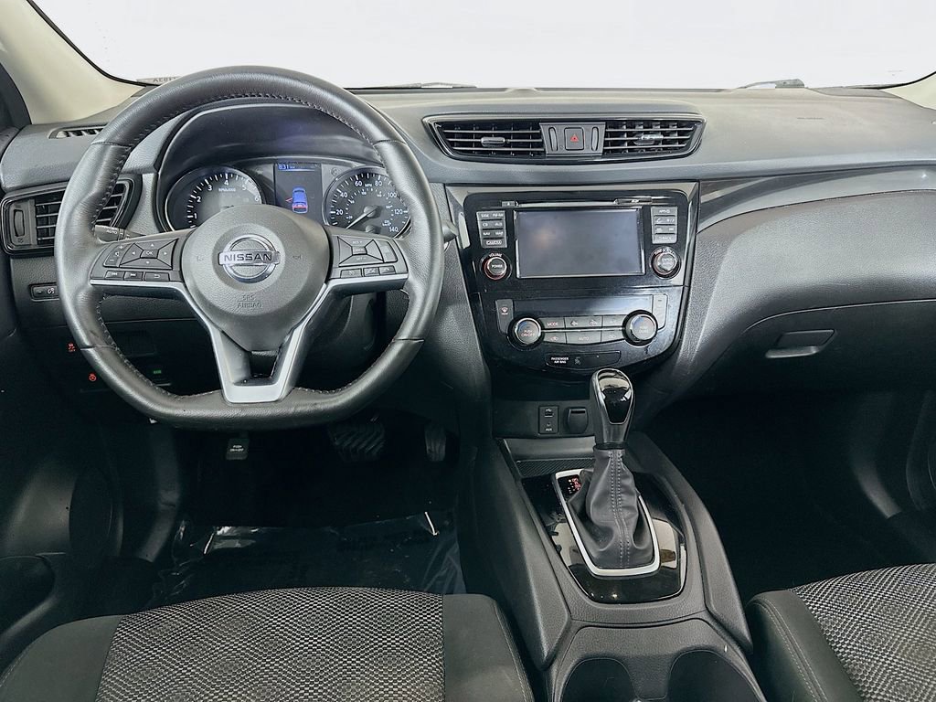 Used 2017 Nissan Rogue Sport SV w/ SV Premium Package image 29