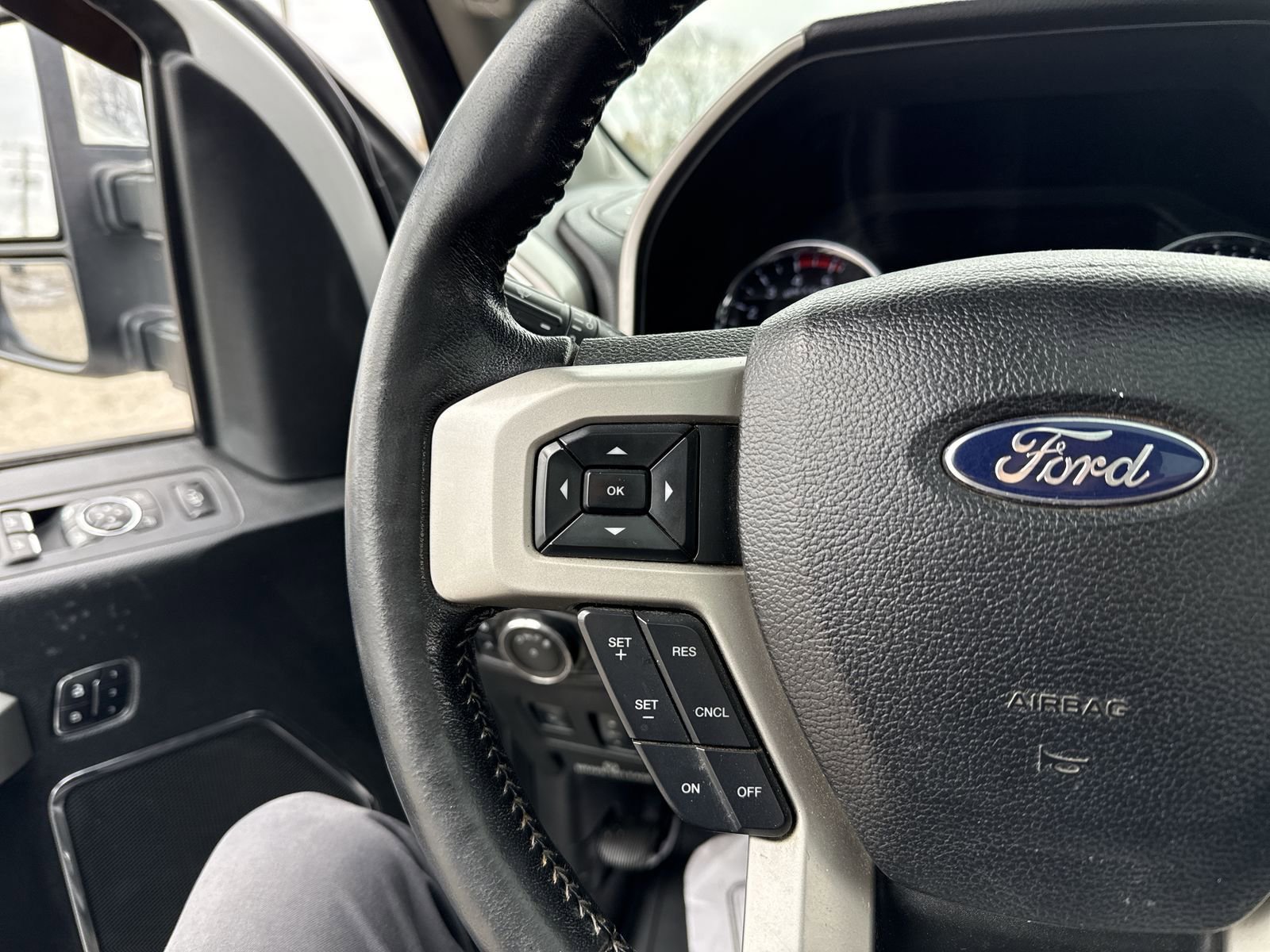 Used 2017 Ford F250 Lariat w/ Lariat Ultimate Package image 33