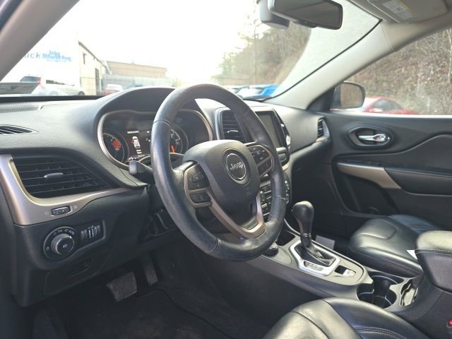 Used 2017 Jeep Cherokee Limited image 11
