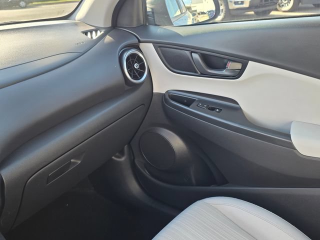 Used 2023 Hyundai Kona SEL FWD image 24
