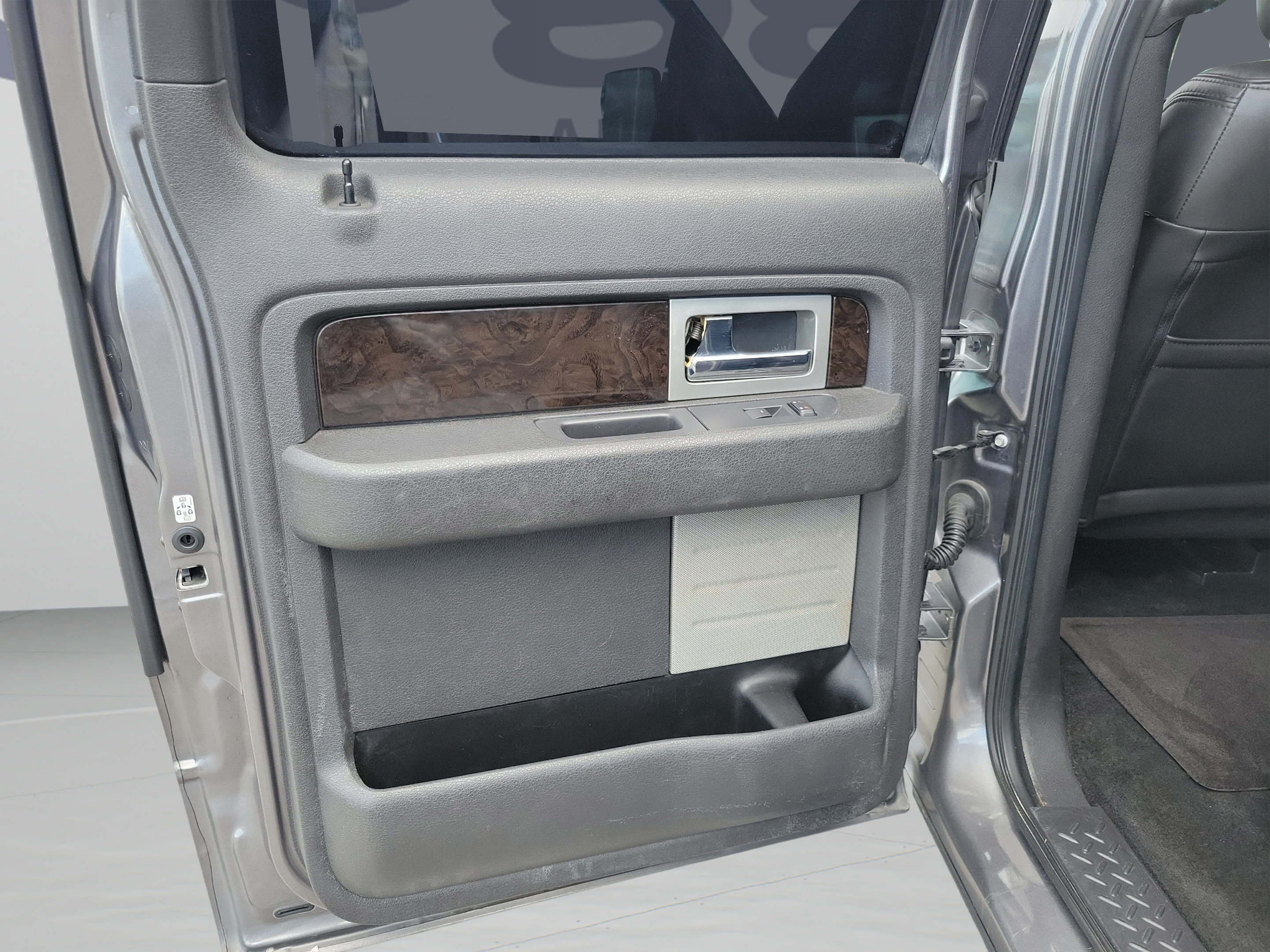 Used 2013 Ford F150 Platinum AWD/4WD image 11