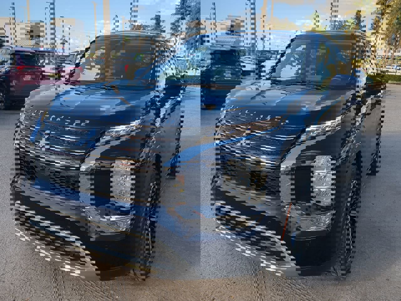 Used 2024 Mitsubishi Outlander SE Black Edition image 9