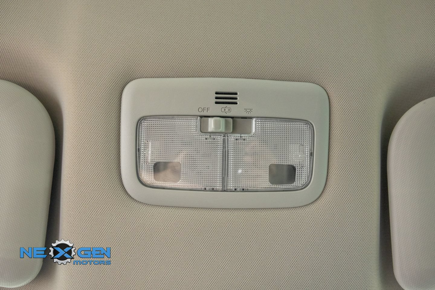 Used 2018 Toyota Corolla LE FWD image 23