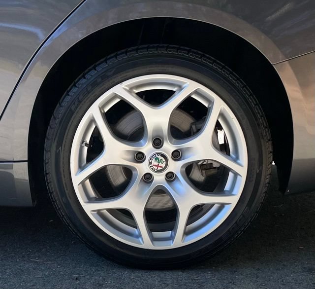 Used 2019 Alfa Romeo Giulia Ti AWD/4WD image 6