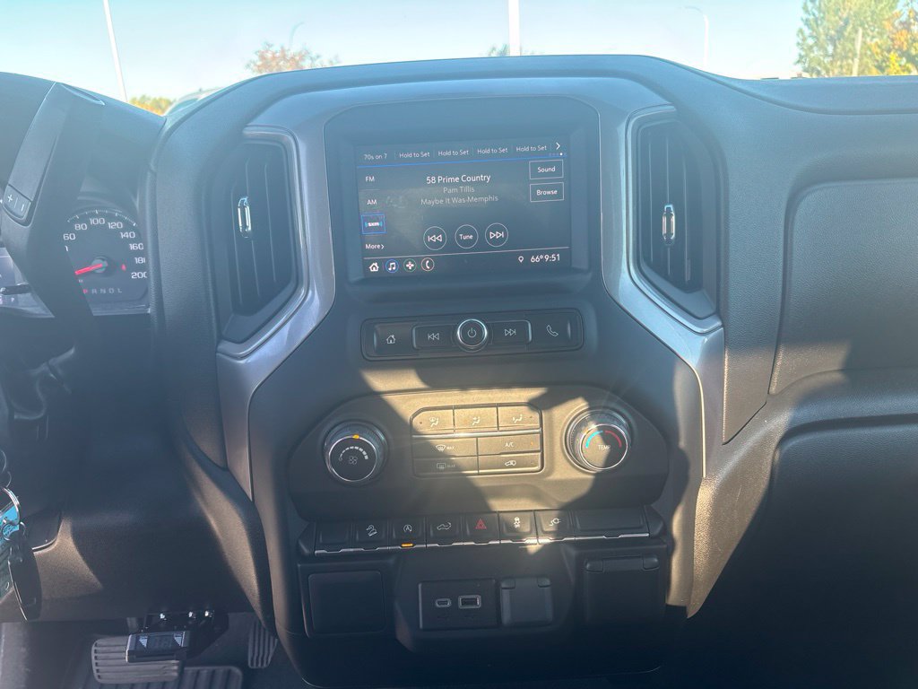 Used 2022 Chevrolet Silverado 1500 Custom Trail Boss w/ LPO, Dark Essentials Package AWD/4WD image 17