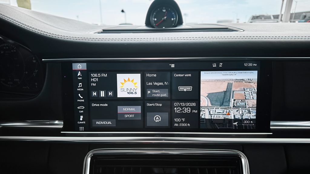 Used 2020 Porsche Panamera 4 AWD/4WD image 32