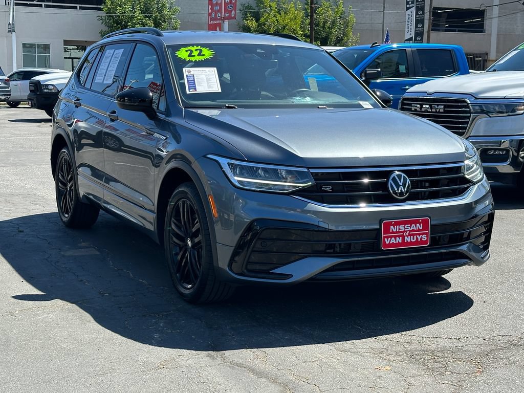 Used 2022 Volkswagen Tiguan SE R-Line FWD image 9
