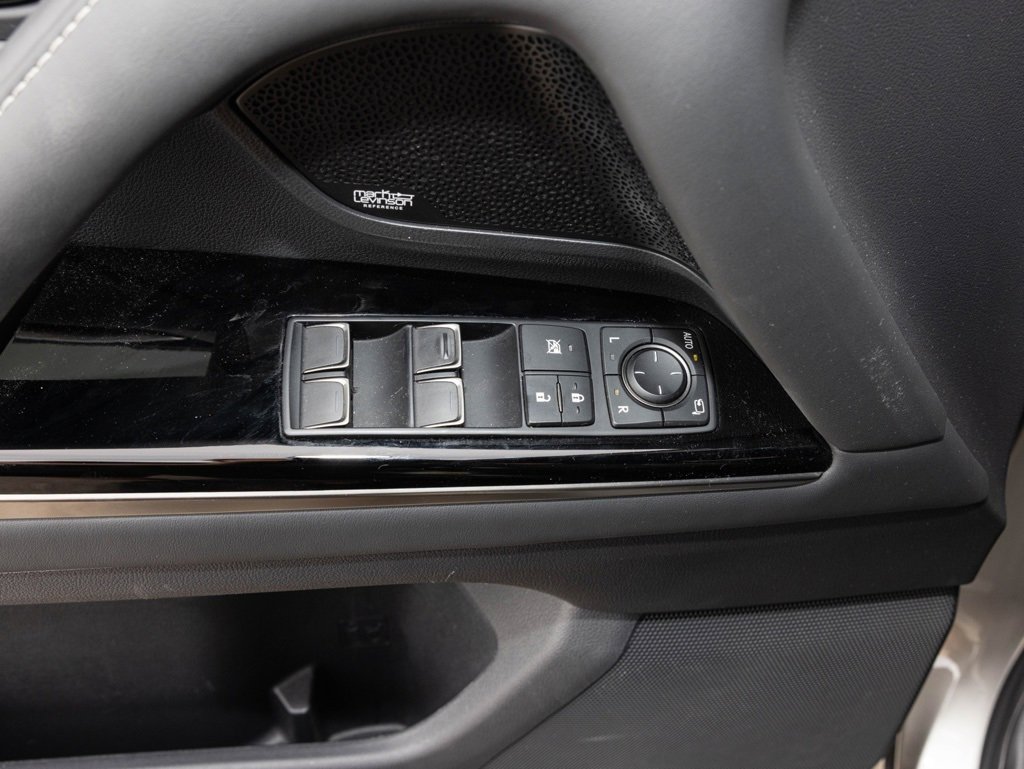 Used 2024 Lexus LX 600 4WD w/ Luxury Package image 19