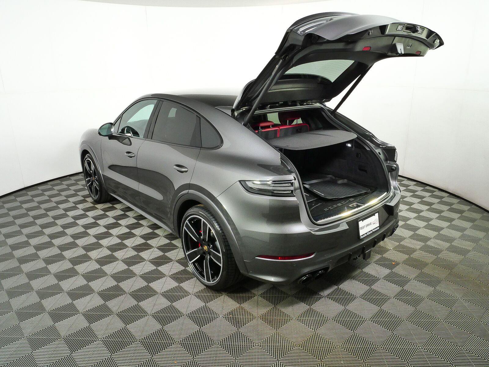 Used 2023 Porsche Cayenne GTS AWD/4WD image 26