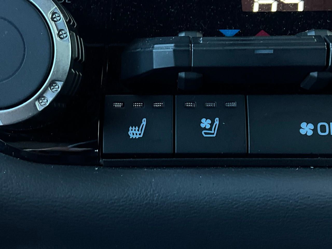 Used 2023 Toyota Tundra Platinum image 36