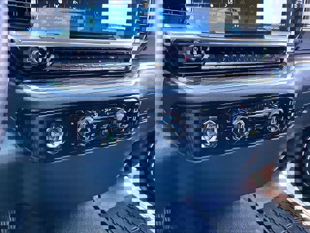 Used 2022 Chevrolet Silverado 1500 RST AWD/4WD image 26